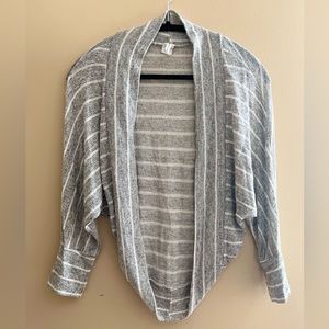 Discreet - 90’s grey and white striped shrug XL